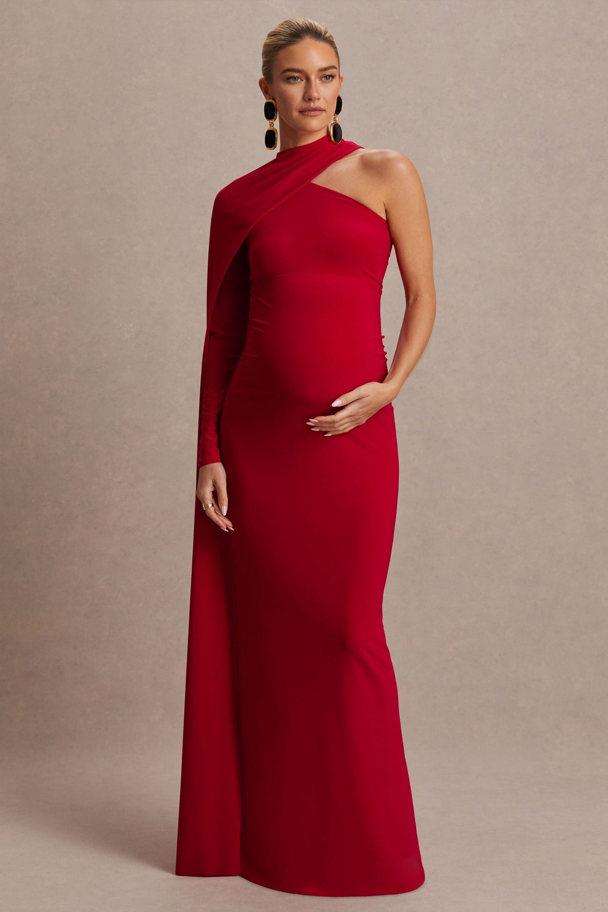 Tessy | Vestido Largo Rojo con Escote Asimétrico y Manga Capa