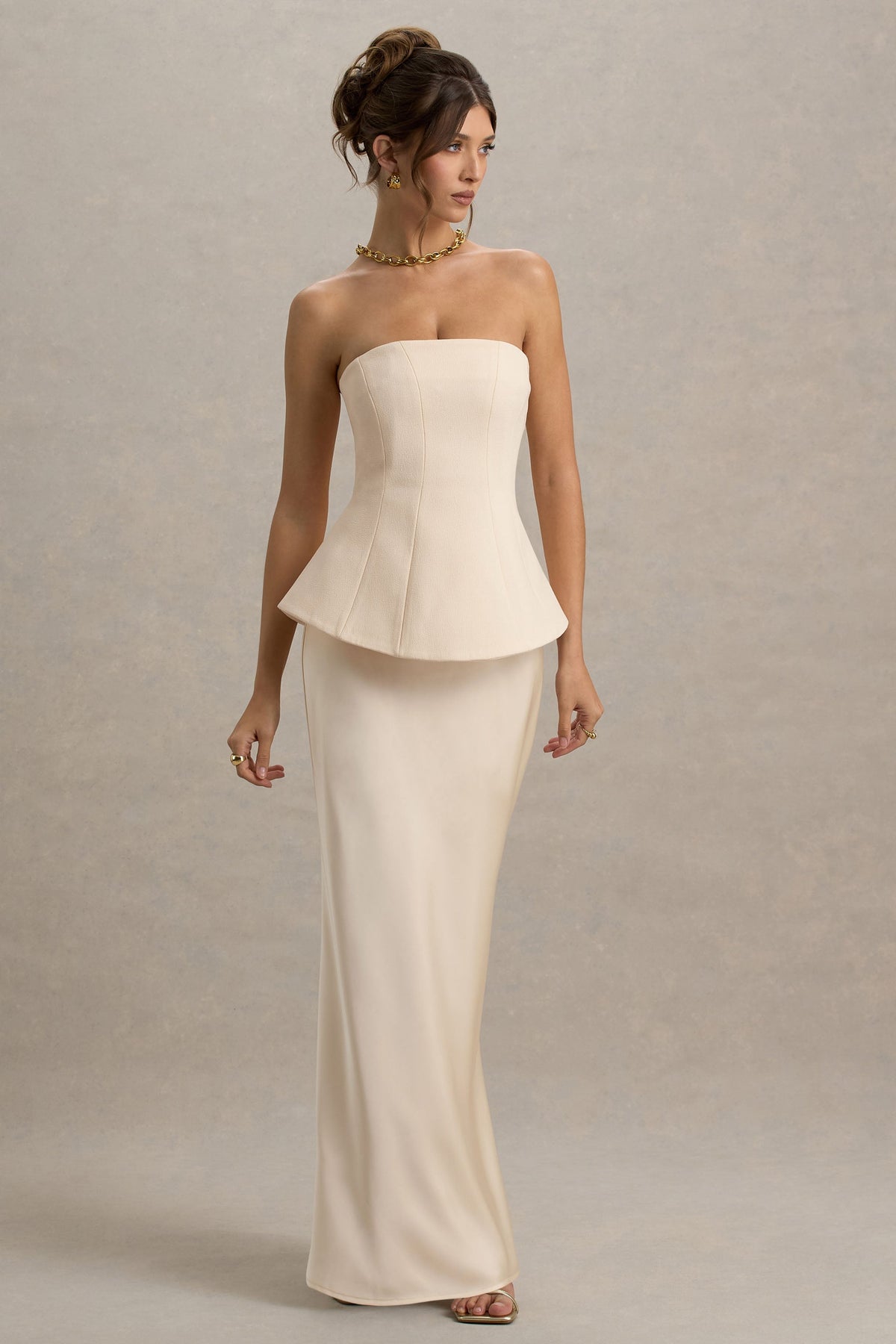 Ohio | Vestido largo con corsé y escote bandeau en champán