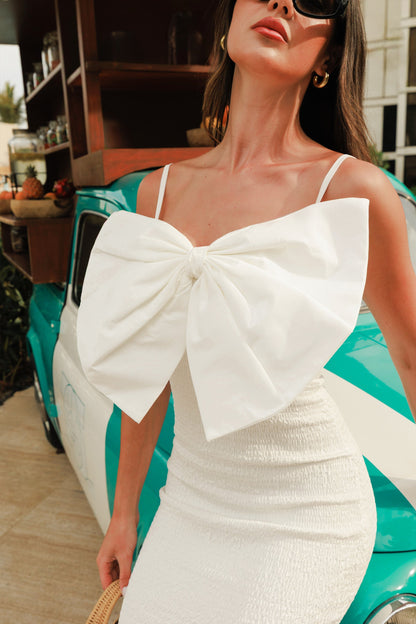 Love Poem | Vestido Midi Ajustado Blanco con Lazo Grande