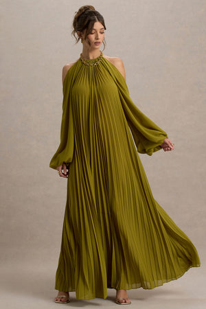 Reyna | Vestido largo plisado en color oliva con capa trasera decorativa