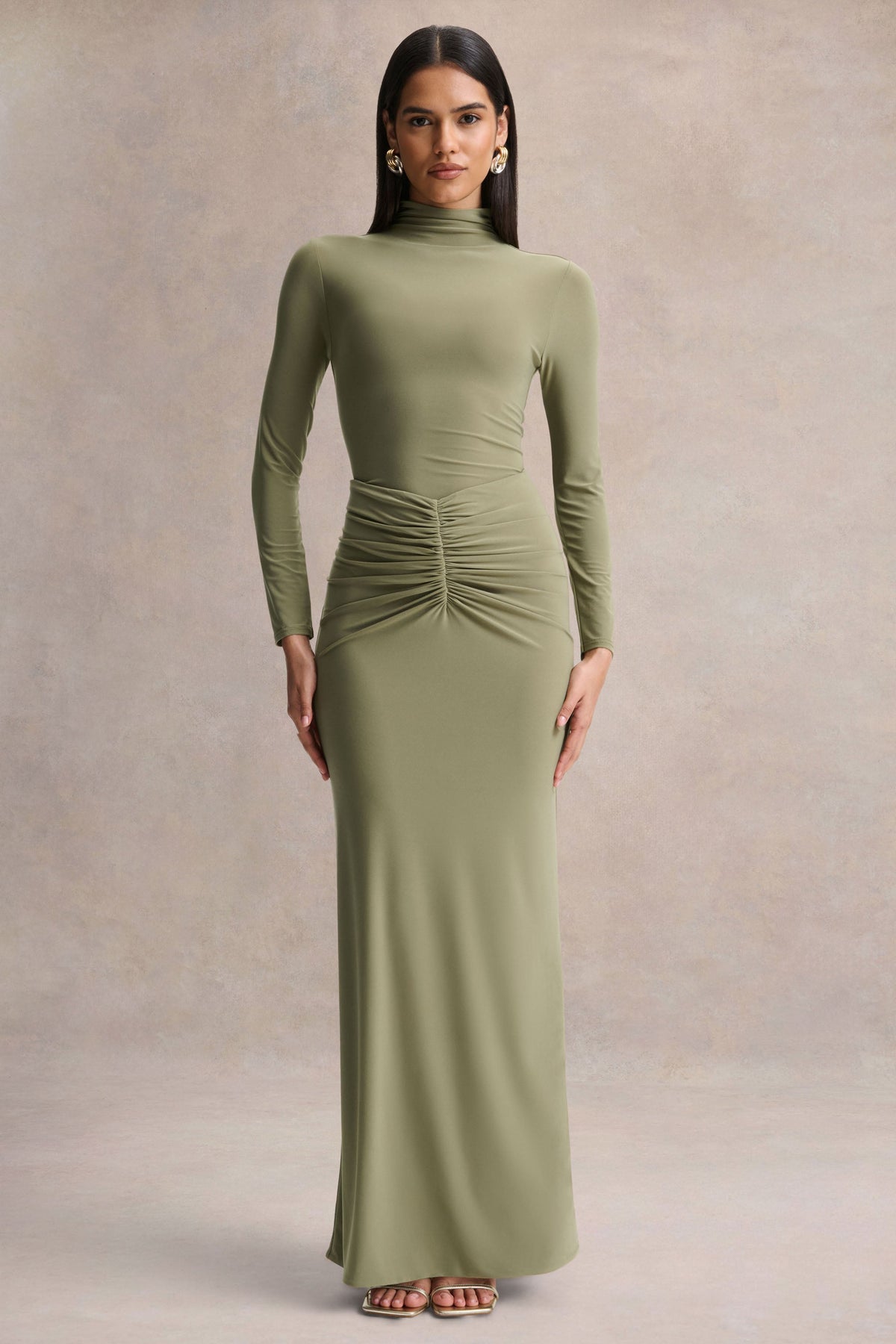 Persis | Vestido Largo Verde Oliva de Cuello Alto con Detalles Fruncidos