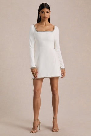 Caia | Vestido Corto Blanco con Escote Cuadrado y Adornos