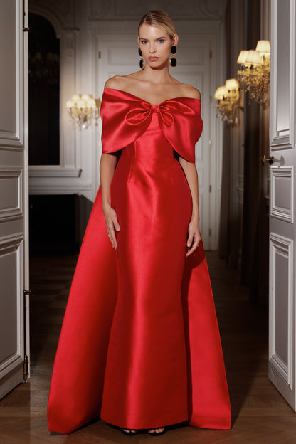 Wanting More | Vestido Largo Rojo de Satén con Capa y Lazo Grande