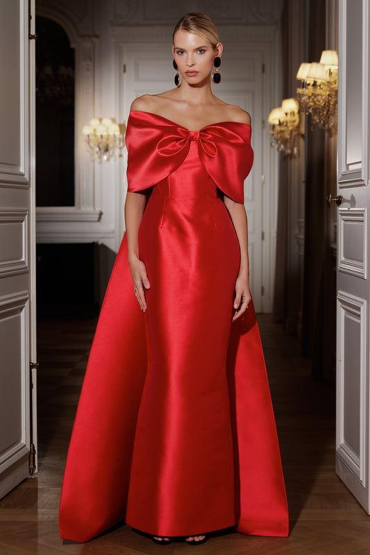 Wanting More | Vestido Largo Rojo de Satén con Capa y Lazo Grande