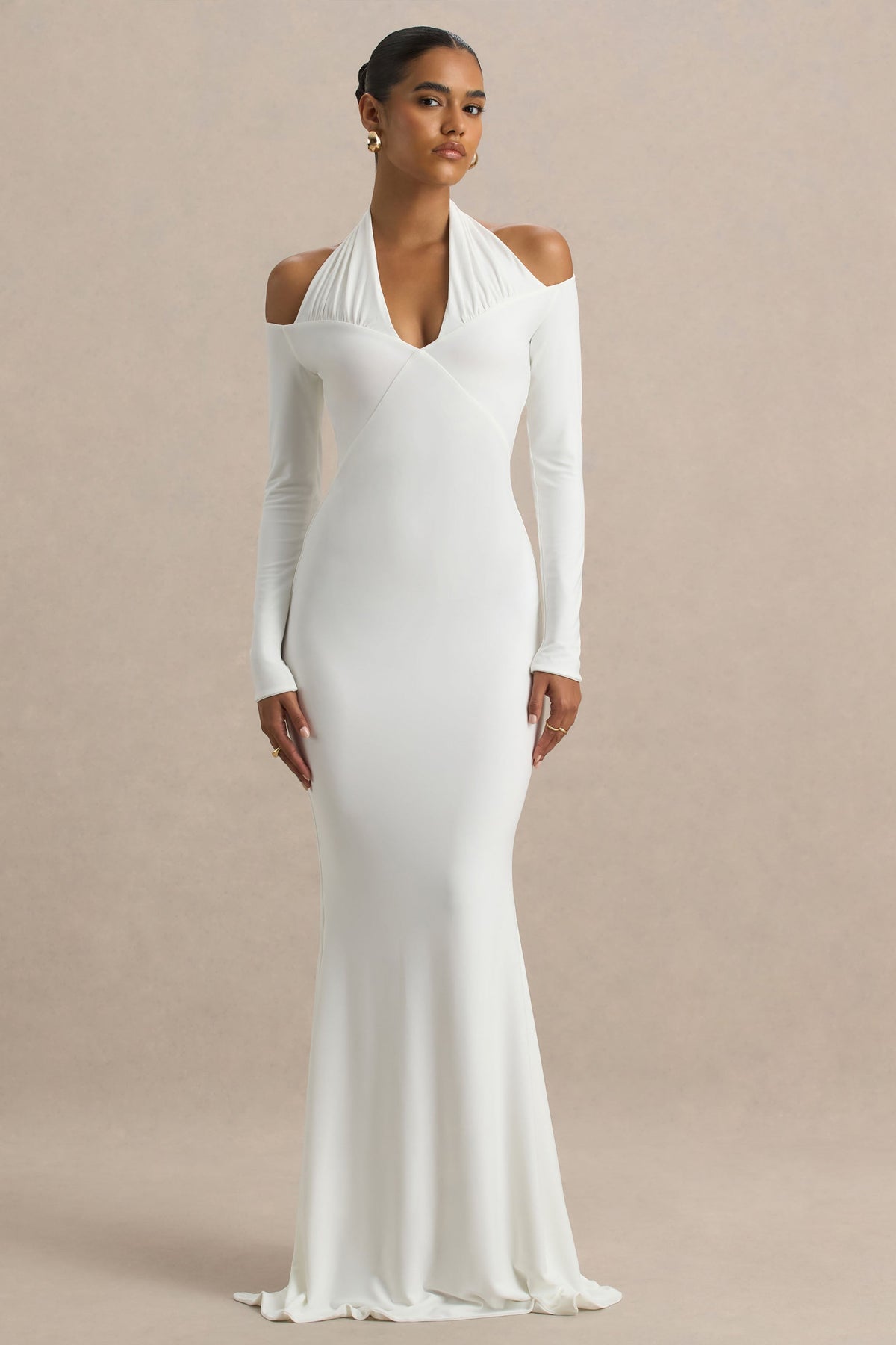 Living High | Vestido largo Blanco con Cuello Halter y Mangas Largas.