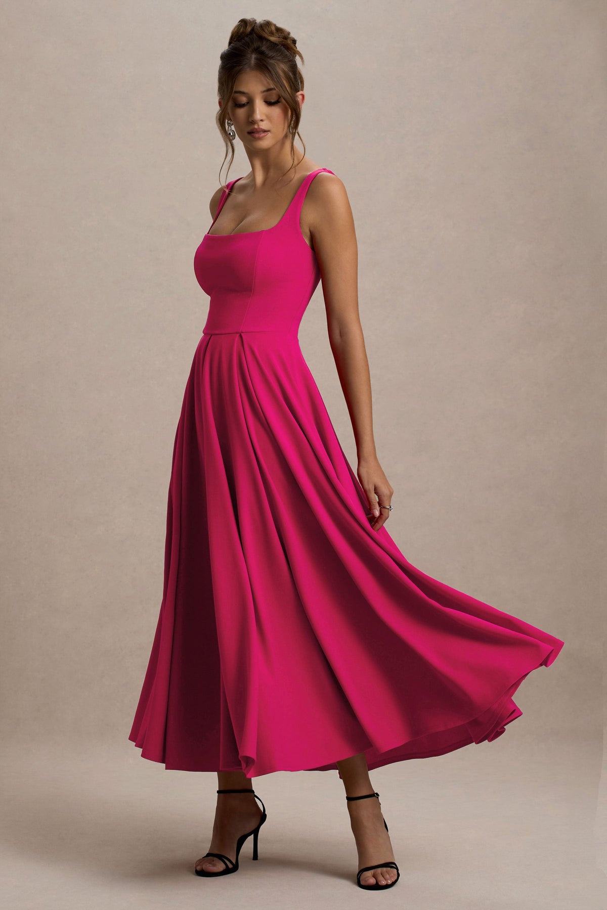 Parina | Vestido midi fucsia con escote cuadrado y falda voluminosa