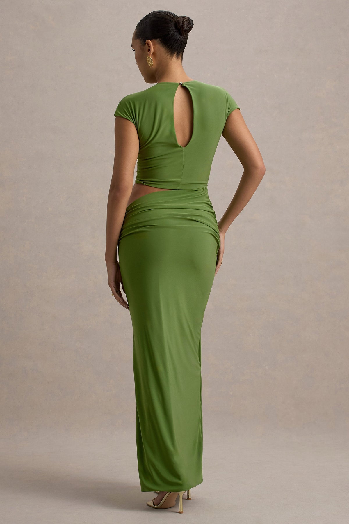 Pia | Vestido largo Verde de Manga Corta con Abertura