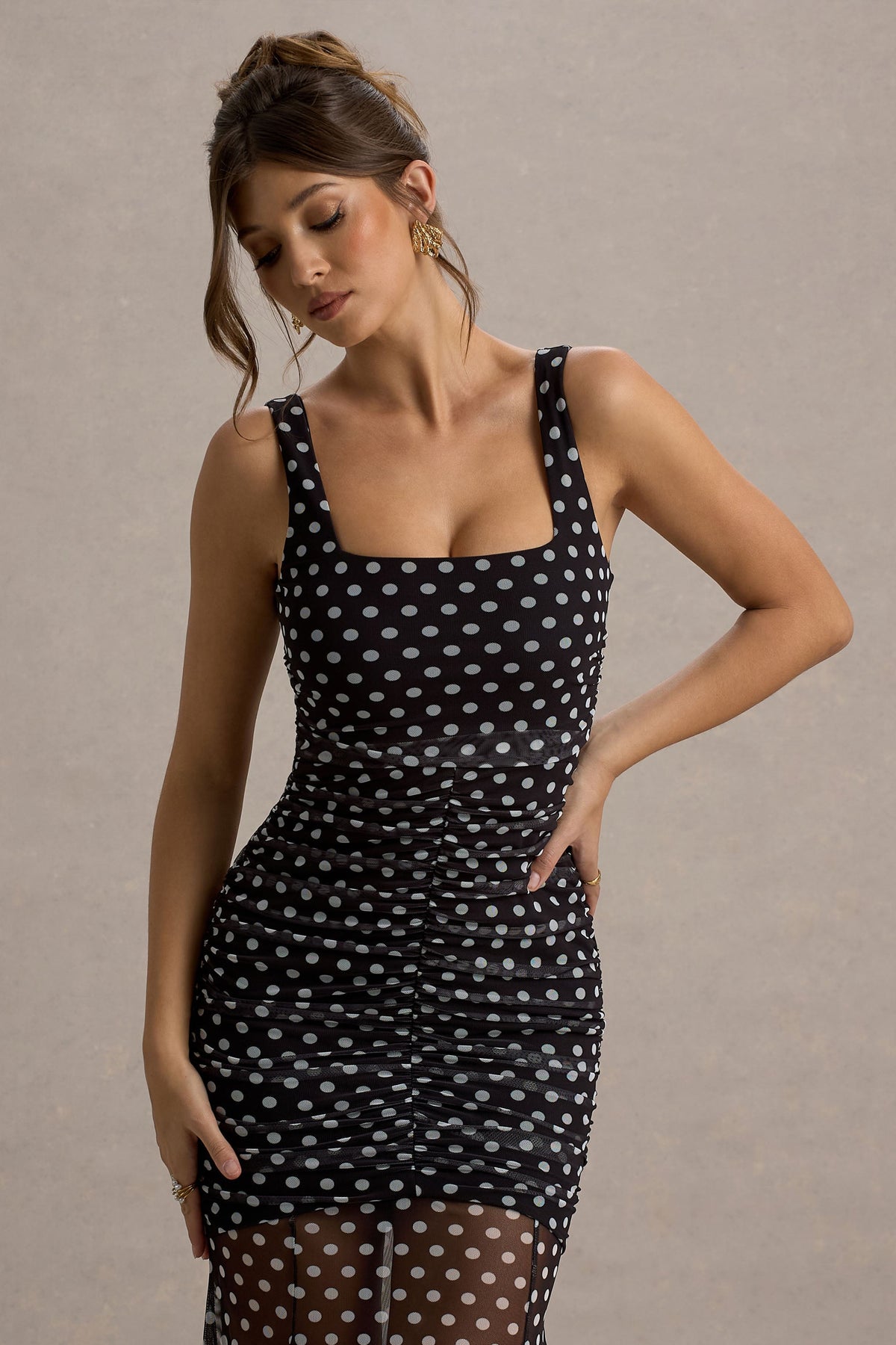 Galaxia | Vestido largo de lunares con malla transparente en el bajo