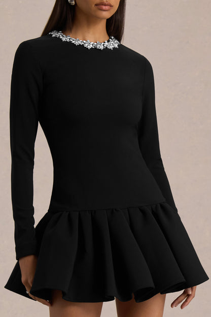 My Wish | Vestido Corto Negro con Cuello Alto Adornado y Cintura Caída