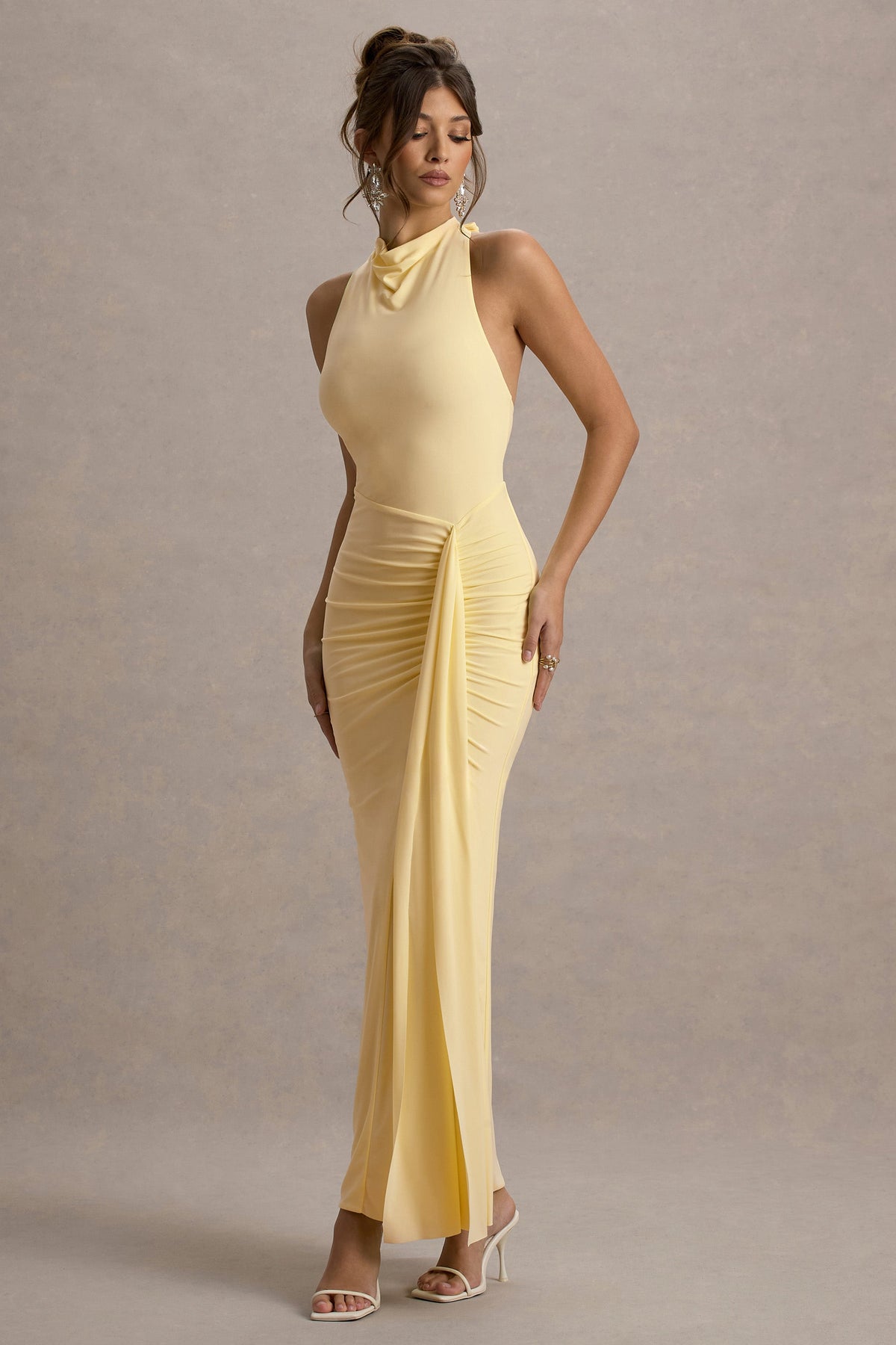 Sunflower | Vestido largo sin mangas en amarillo con silueta fruncida