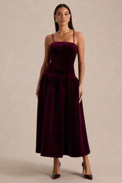 Violetta | Vestido Midi Burdeos de Cuello Bandeau, Cintura Caída y Falda Plisada