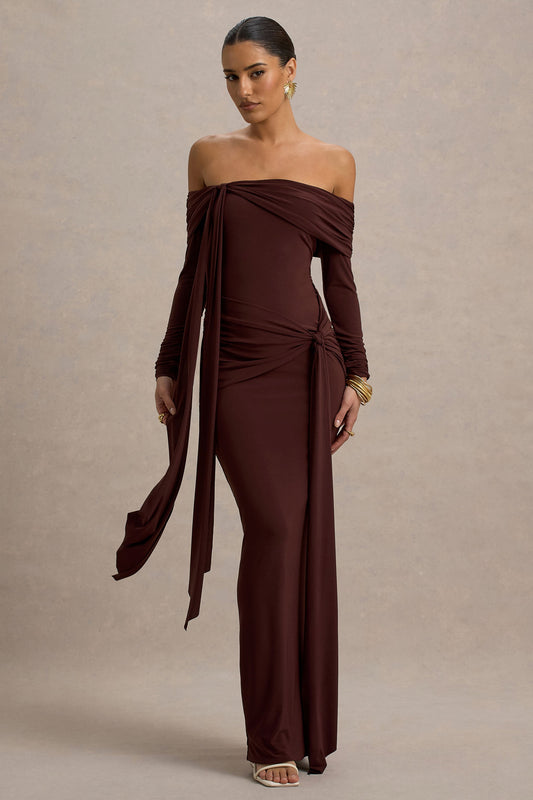 Jovie | Vestido largo marrón de mangas largas con escote bardot y detalle de nudo y lazo