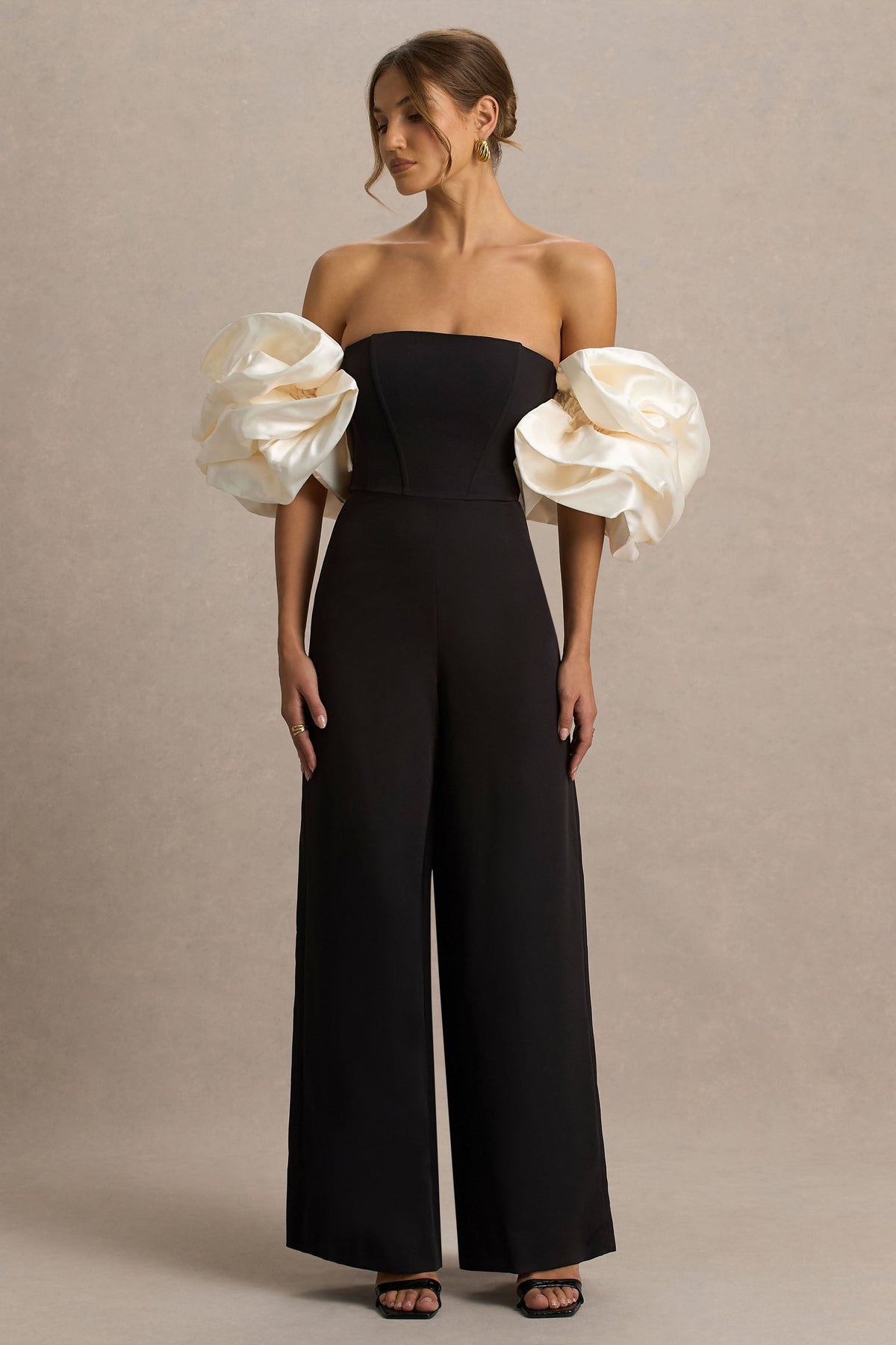 Panama | Mono Negro Con Escote Bardot y Mangas Abullonadas en Crema