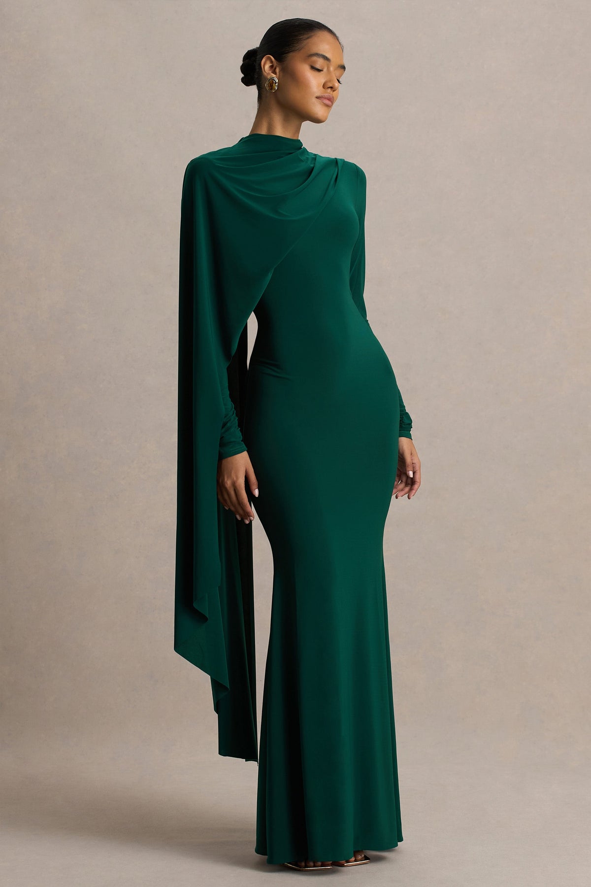 Always | Vestido Largo Verde Botella con Escote Alto y Detalle de Manga Capa