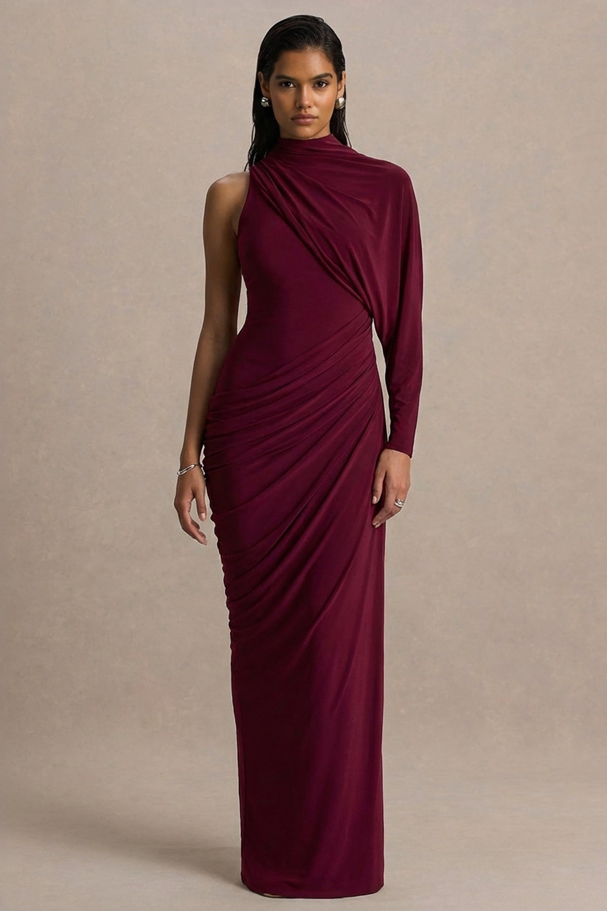 Aphra | Vestido Largo burdeos con escote alto y manga capa