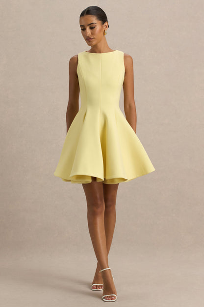 Gabrielle | Vestido corto amarillo limón de cuello alto con detalle fruncido