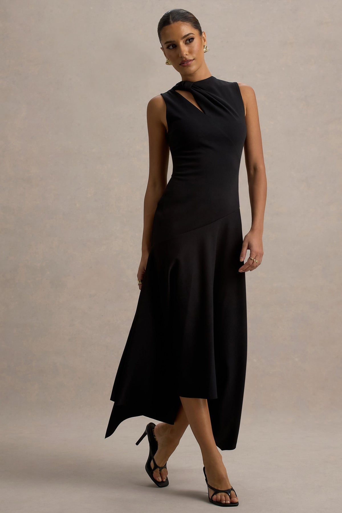 Francesca | Vestido Midi Negro con abertura en el hombro y bajo asimétrico