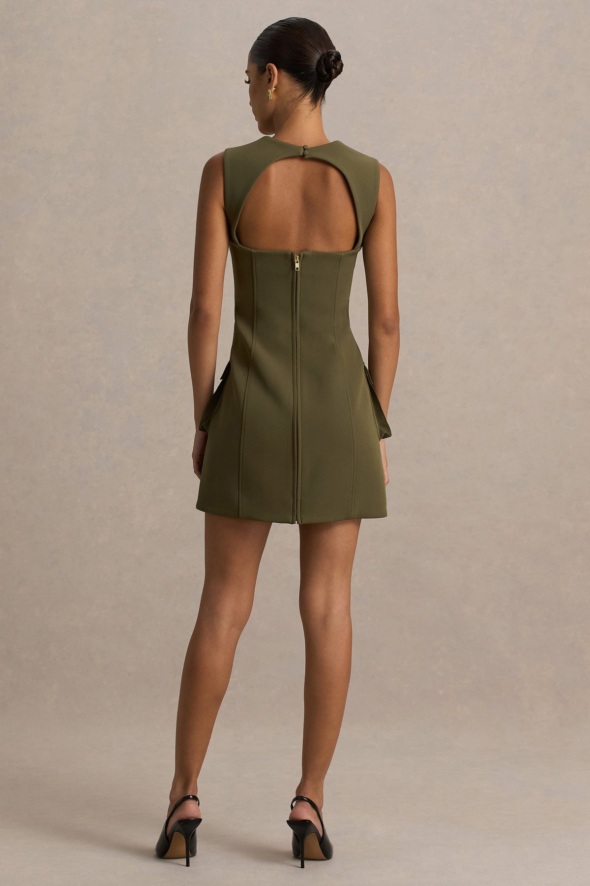 Mollie | Vestido Corto Micro Ajustado Caqui con Escote Cuadrado