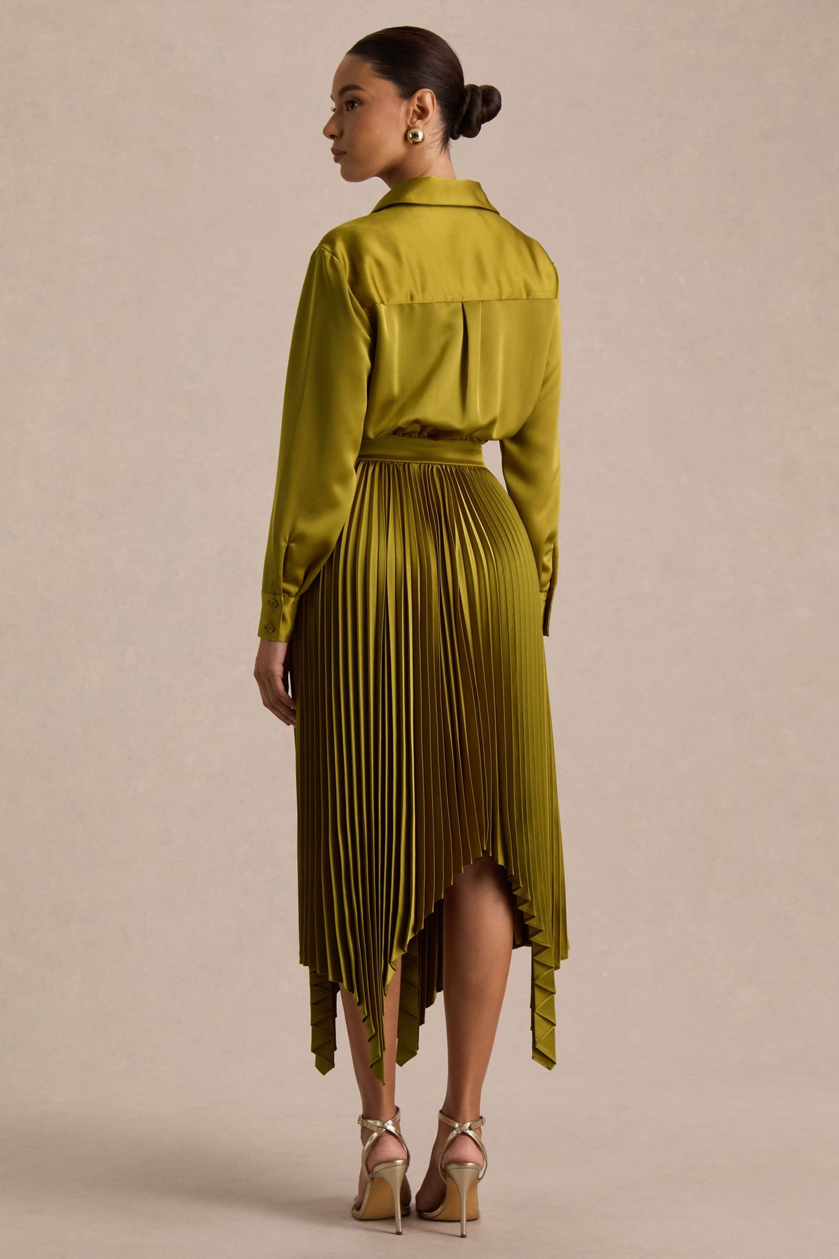 Naxos | Vestido Largo Camisero de Satén Color Oliva