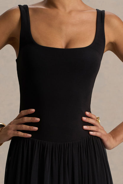 Amelia | Vestido Largo Negro Con Escote Redondeado Cintura Baja Y Flada Plisada