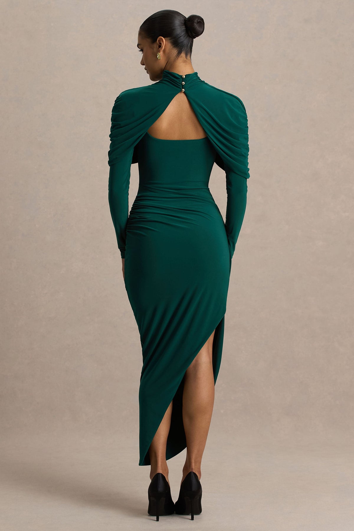 Aneira | Vestido largo de cuello alto verde botella con mangas capeadas