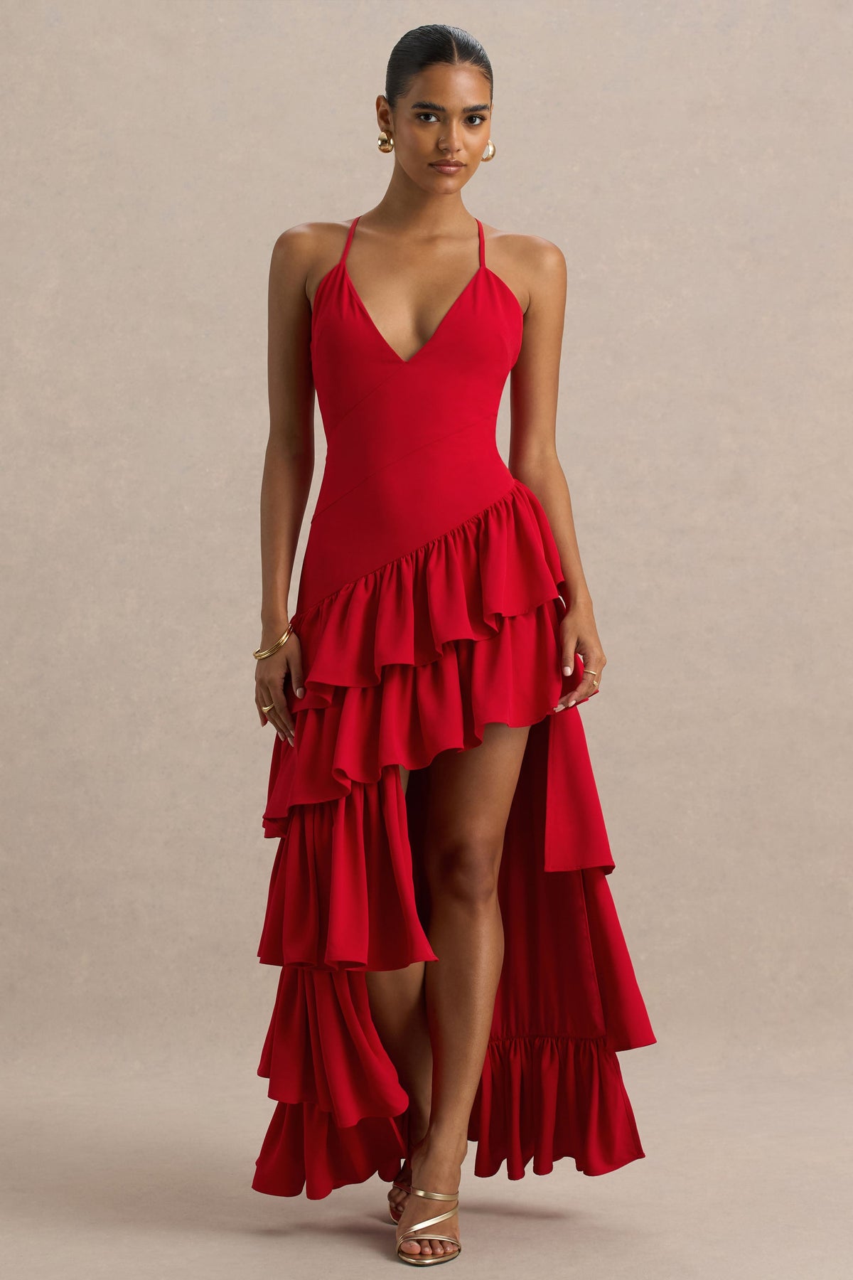 Bogota | Vestido rojo largo con escote pronunciado y detalle de falda con volantes