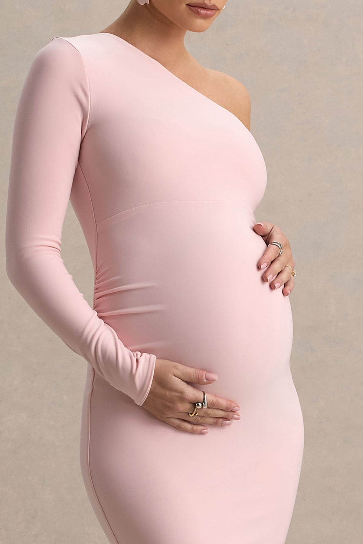 Heloise | Vestido largo premamá en  Rosa Asimétrico de Una Manga
