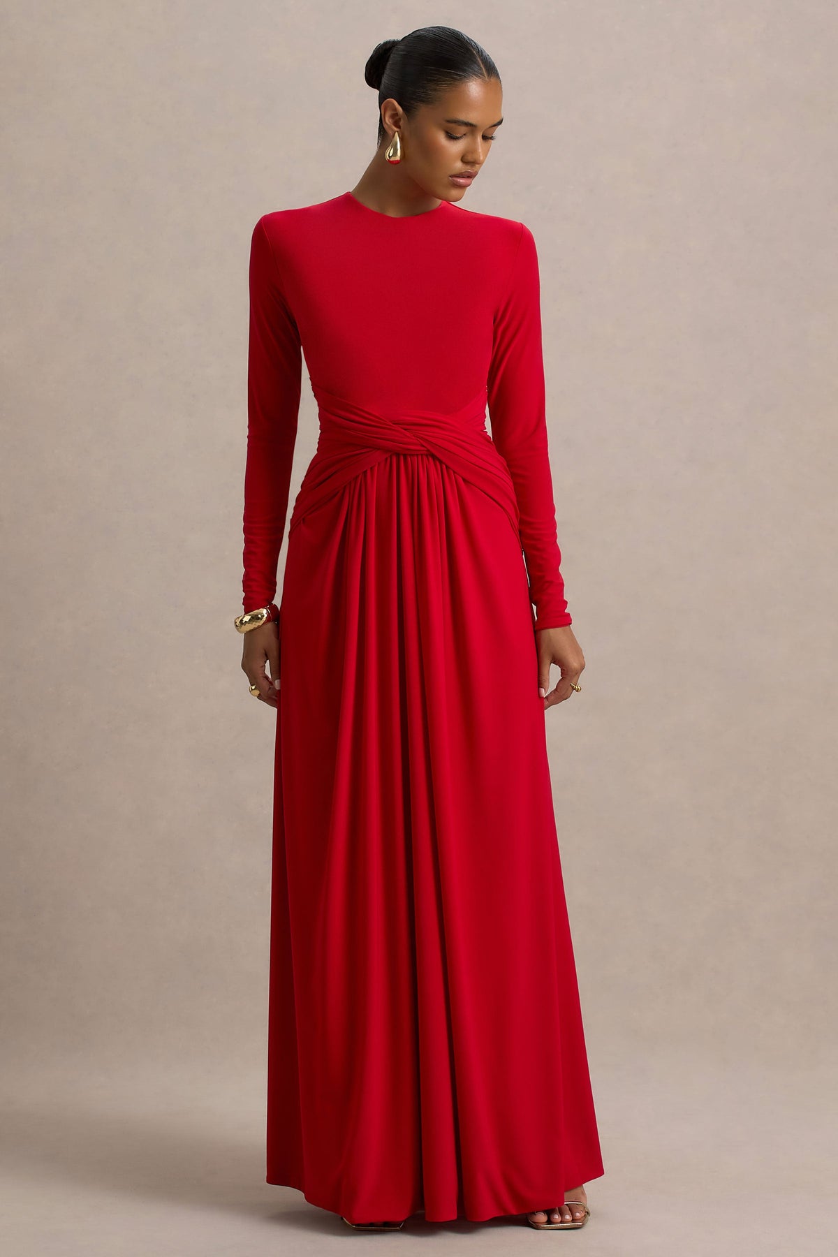 Estrella | Vestido largo rojo de mangas largas y detalle cruzado en la cintura