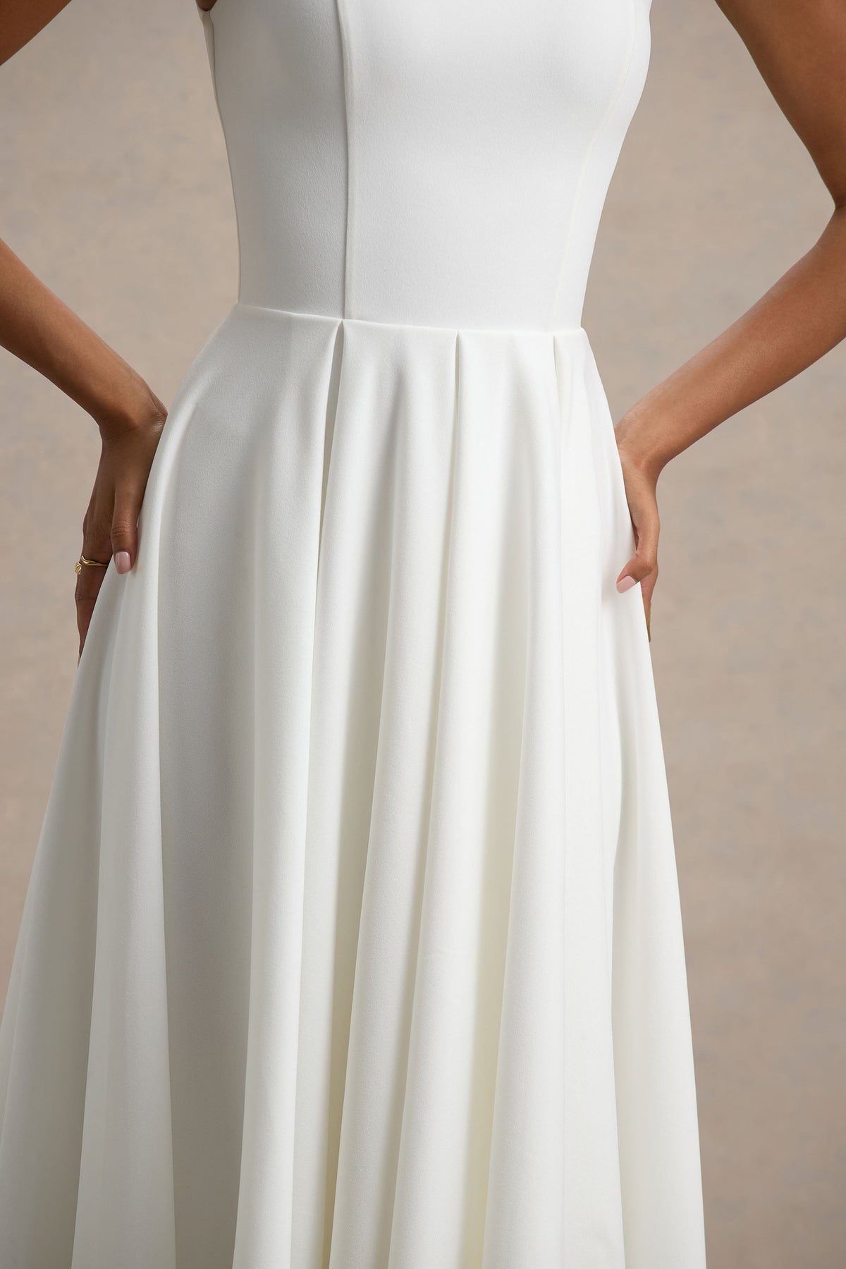 Parina | Vestido midi blanco con escote cuadrado y falda voluminosa