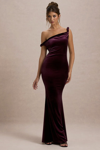 Neeka | Vestido largo asimétrico de terciopelo en color burdeos