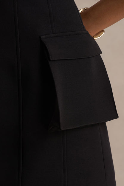 Mollie | Vestido corto negro entallado con escote cuadrado y espalda descubierta