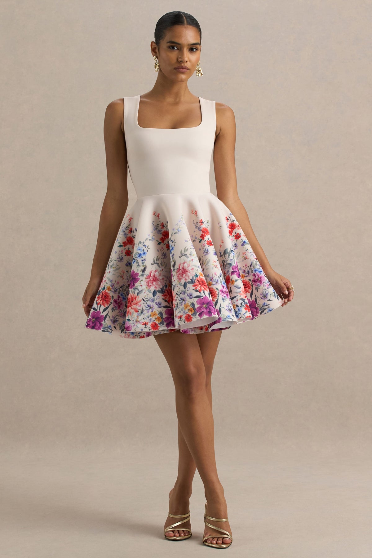 Gemstone | Vestido corto con escote cuadrado y estampado floral rosa claro