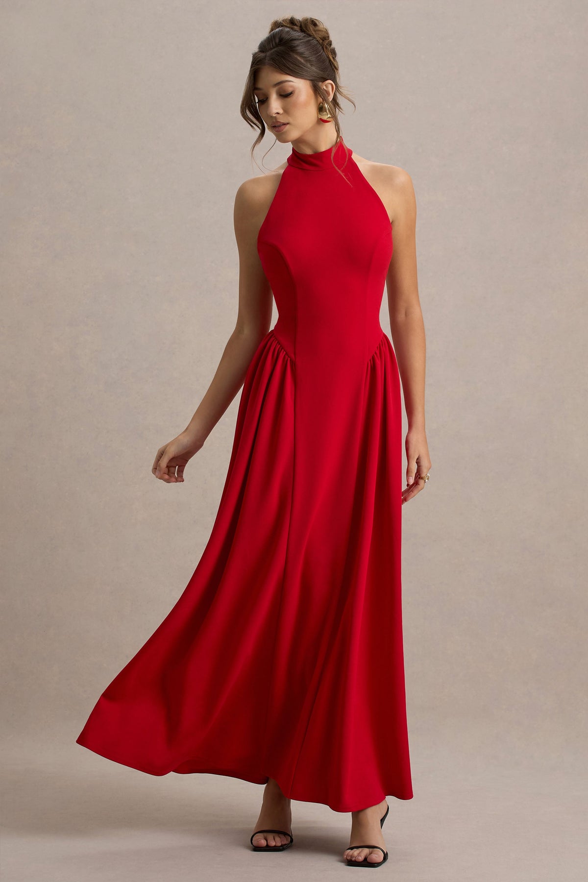 Cynthia | Vestido largo Rojo con Escote Alto y Falda Voluminosa
