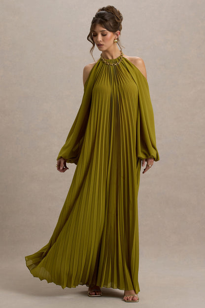 Reyna | Vestido largo plisado en color oliva con capa trasera decorativa