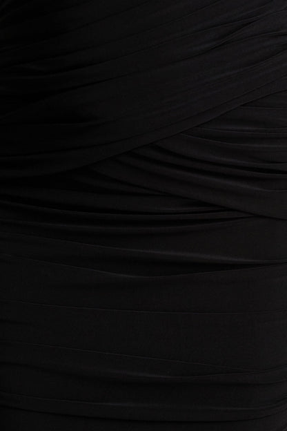 Kendall | Vestido largo negro con abertura en el escote