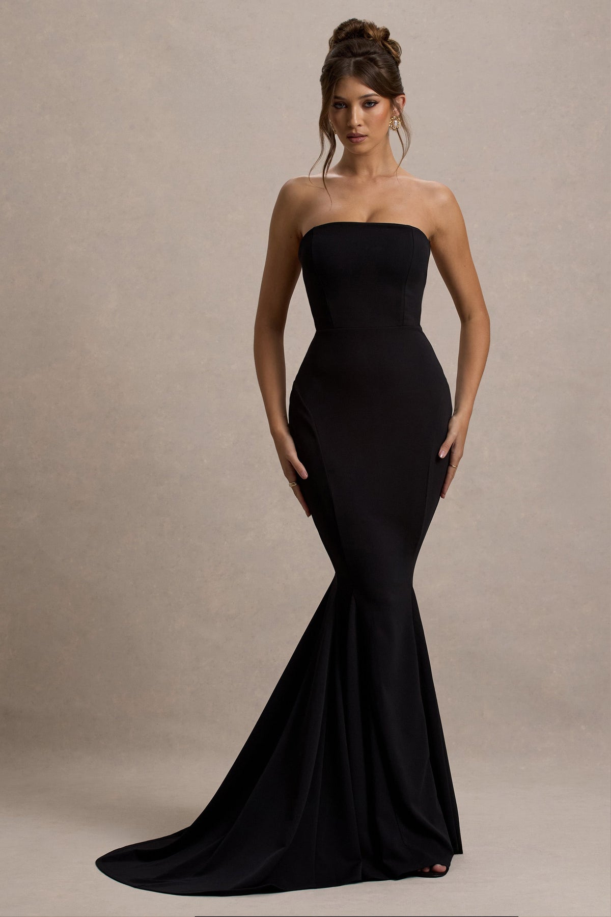 Impress Me | Vestido Largo Negro Sin Tirantes Bandeau Cola de Sirena