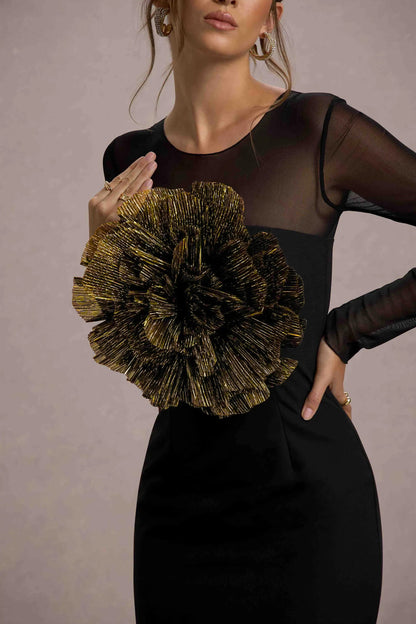 Ruchi | Vestido corto negro ajustado con mangas largas de maya y detalle floral en oro