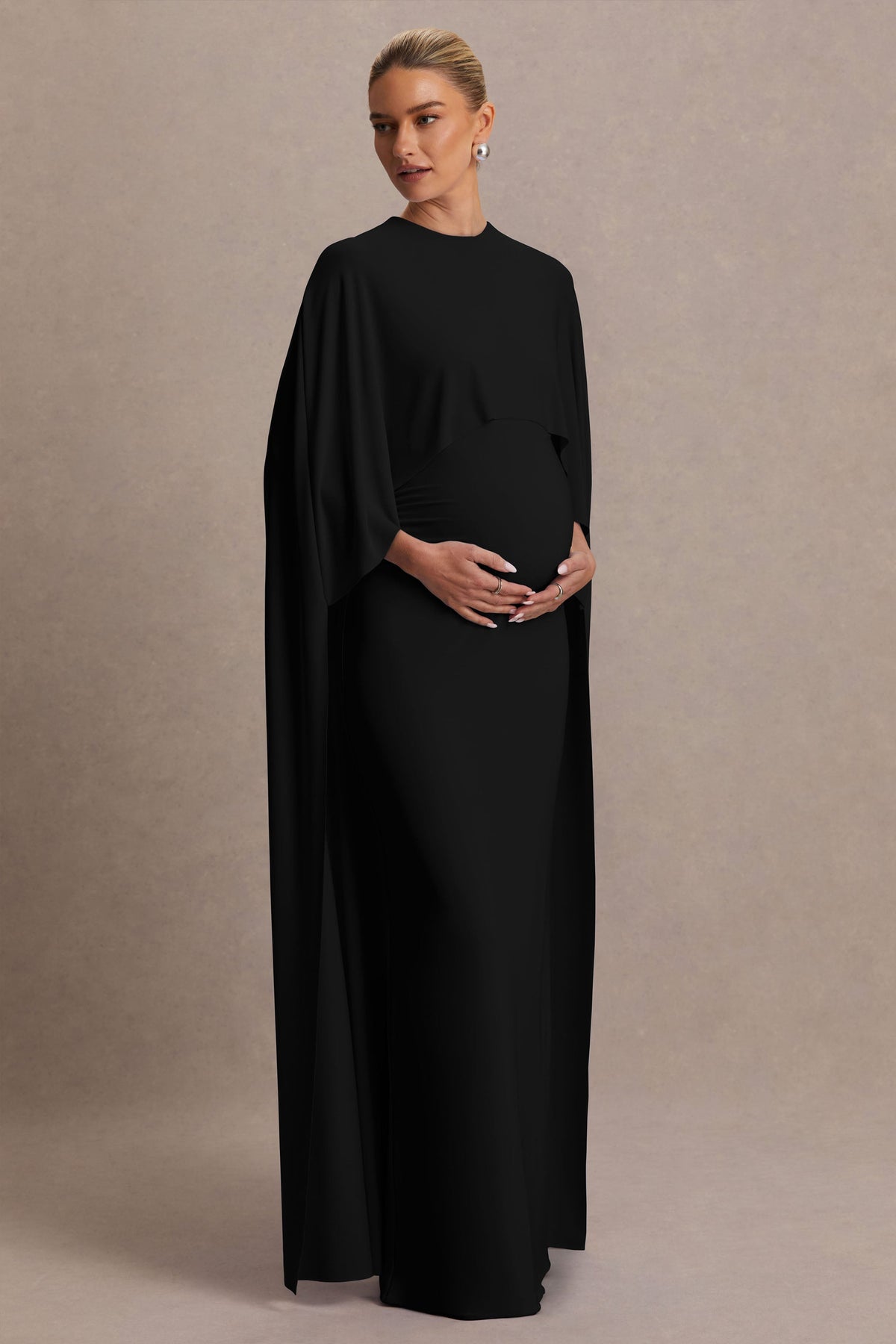Padma | Vestido Largo Premamá Negro Drapeado con Mangas Capa