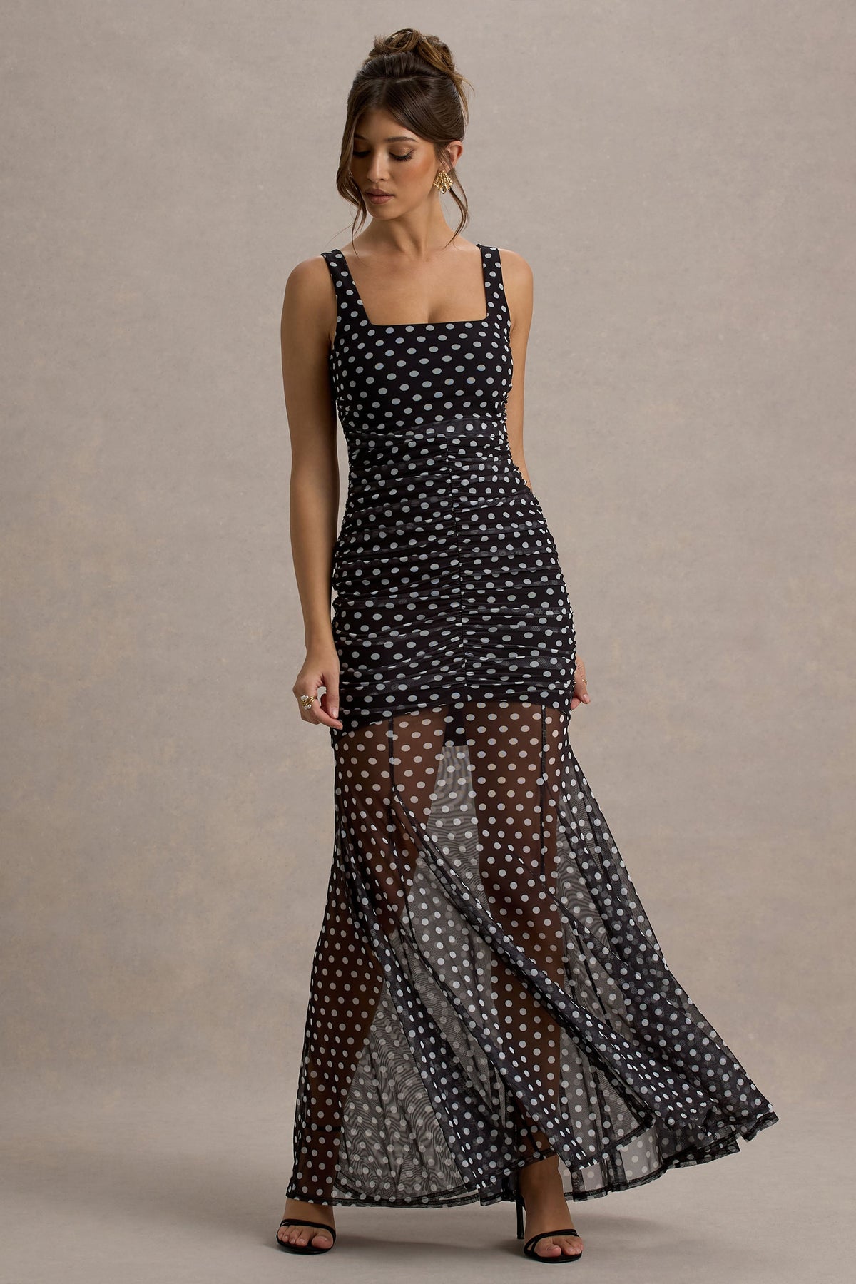 Galaxia | Vestido largo de lunares con malla transparente en el bajo