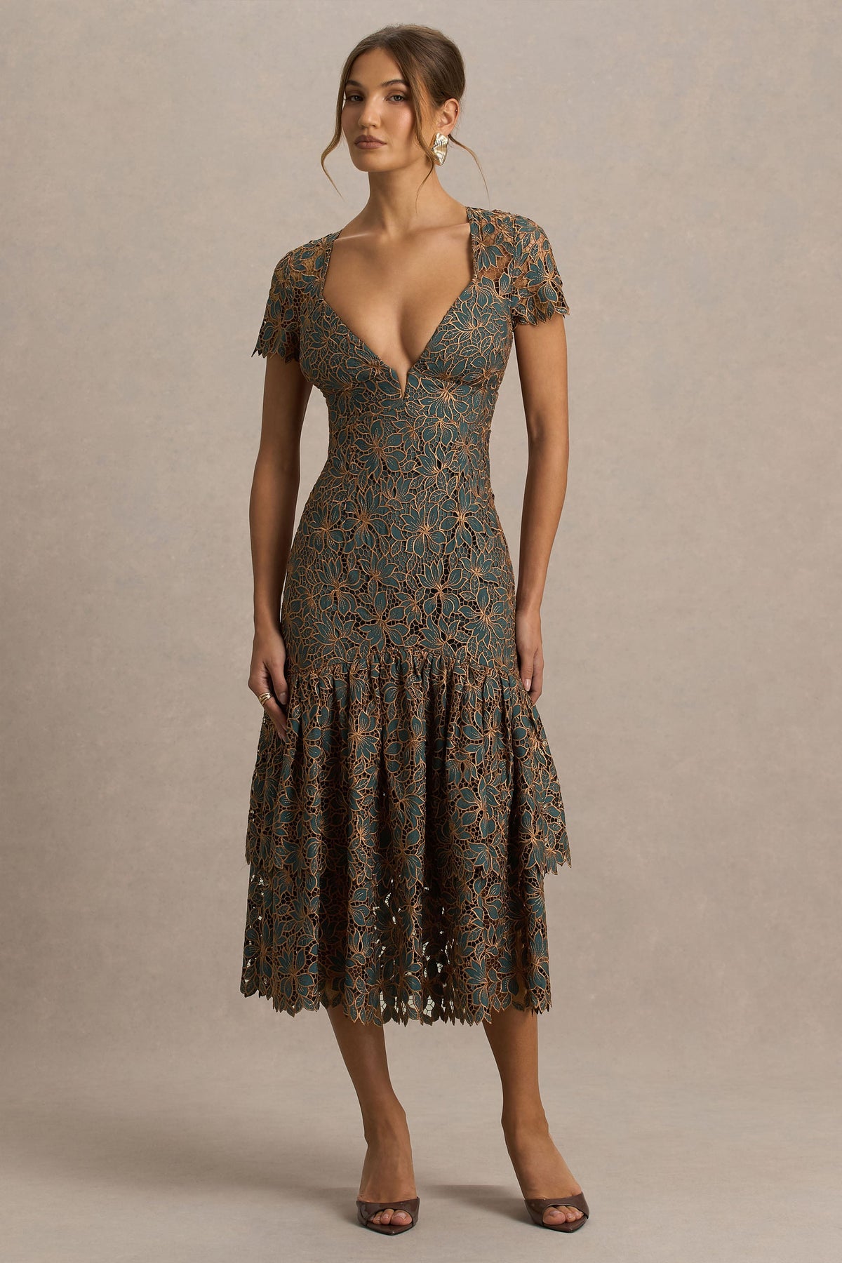 Sabrina | Vestido Midi Bordado en Verde Oscuro y Óxido con Escote Pronunciado