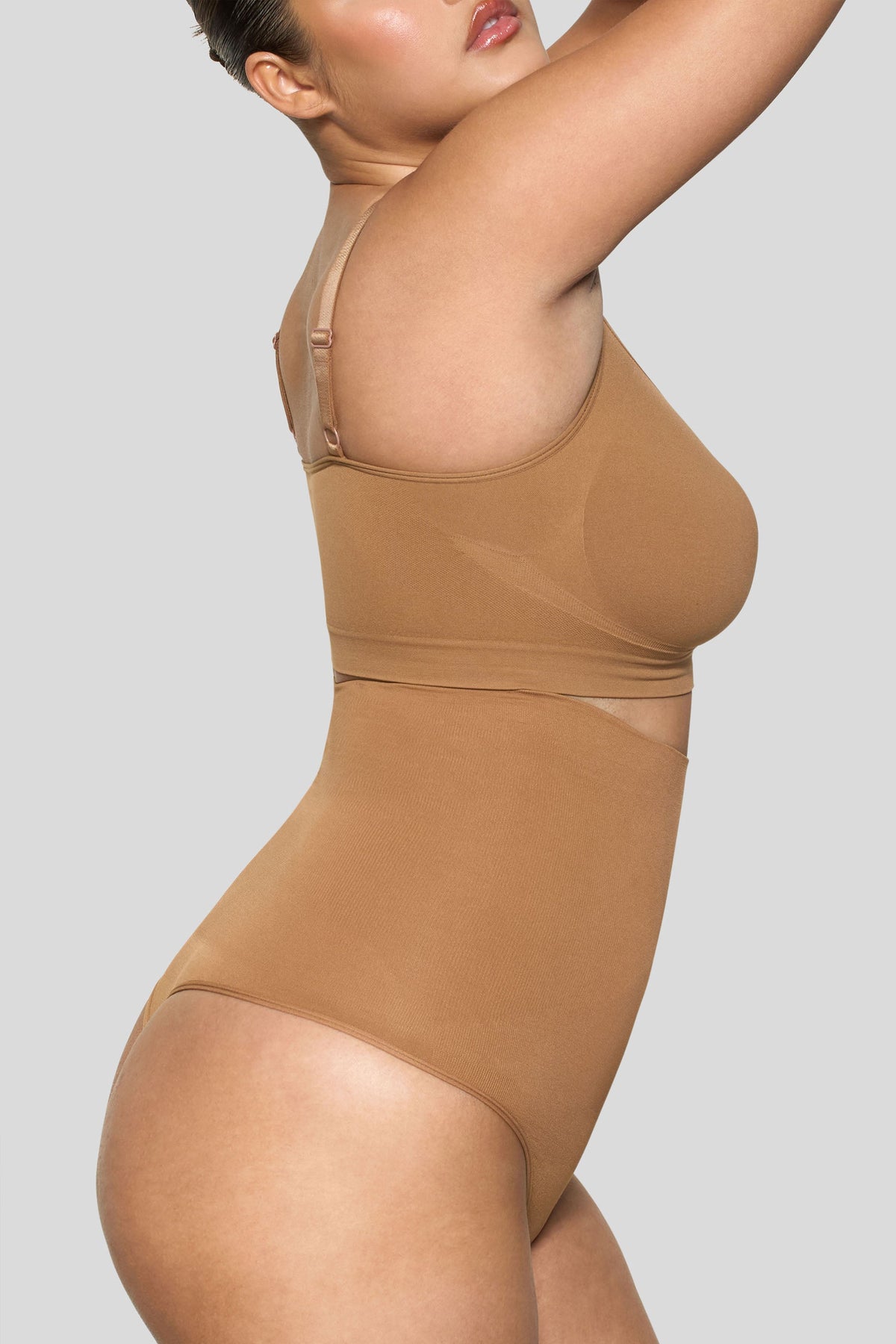 BOOMBA | Faja moldeadora de talle alto en color caramelo