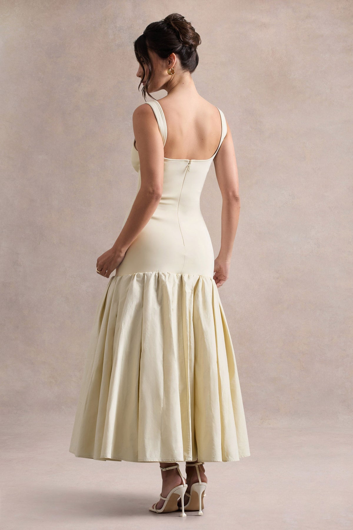 Parida | Vestido midi de popelina en crema con cintura caída y dobladillo con volante