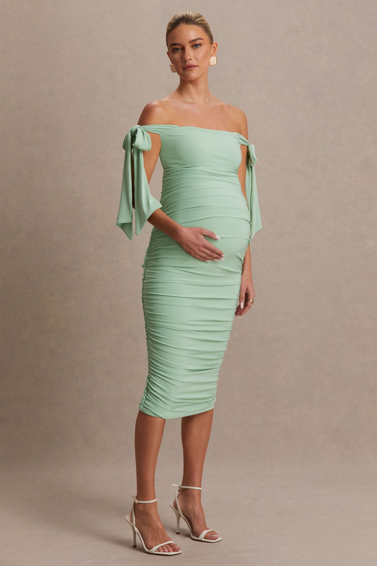 Chandelier | Vestido Midi premamá en verde Claro con Escote Bardot y Detalles de Lazo