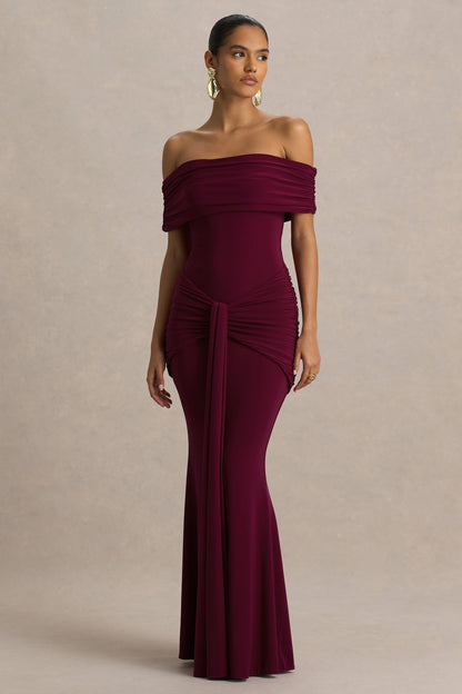 Envisioned | Vestido Largo Burdeos Con Escote Bardot y Detalles Fruncidos y Drapeados