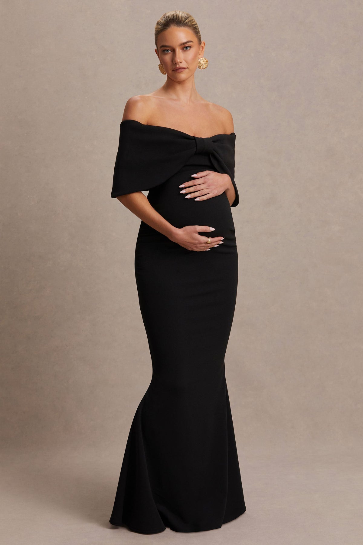 Libra | Vestido largo premamá con lazo negro y escote bardot