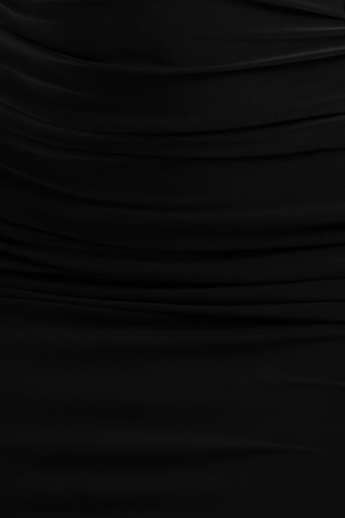 Dalarie | Vestido Largo en negro con fruncido y escote asimétrico