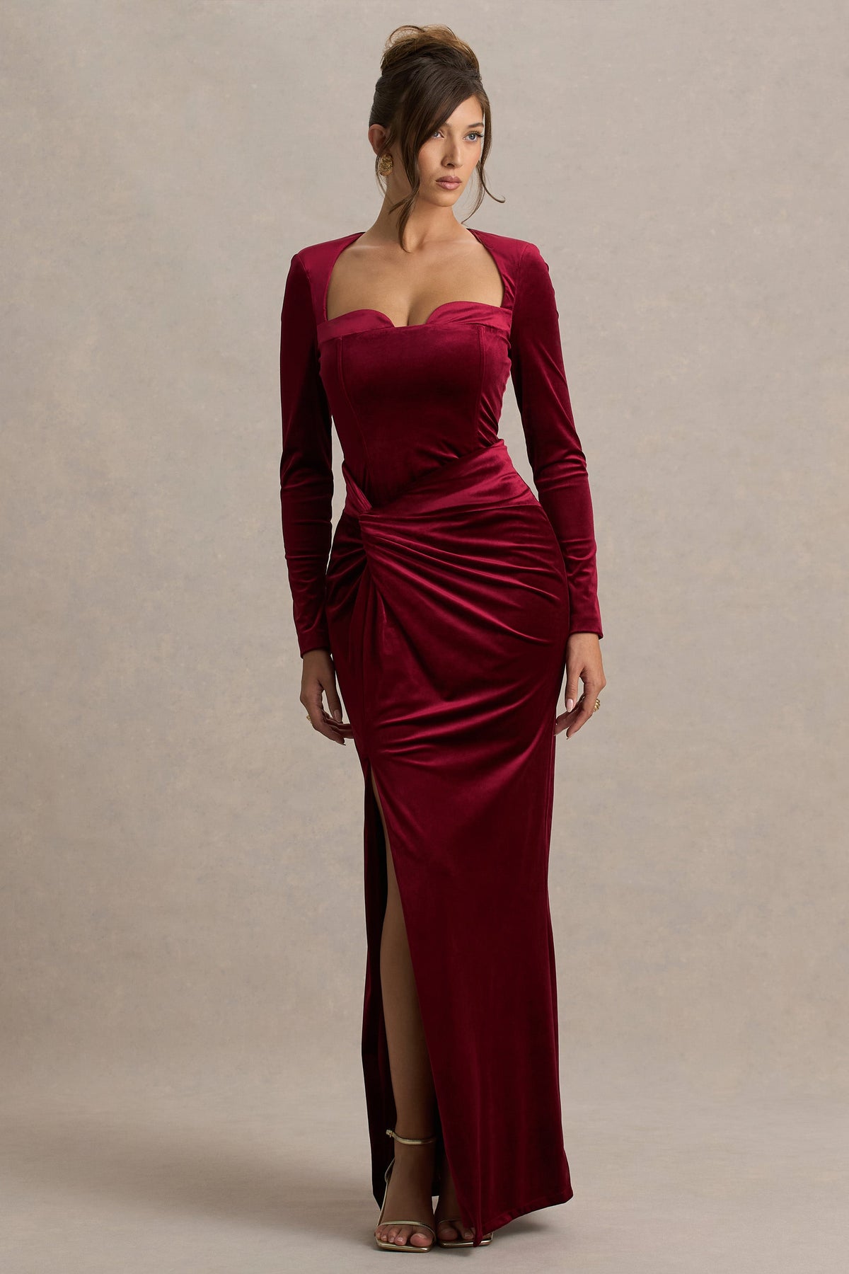 Fay | Vestido Largo Anudado Estilo Corsé en Terciopelo Color Baya