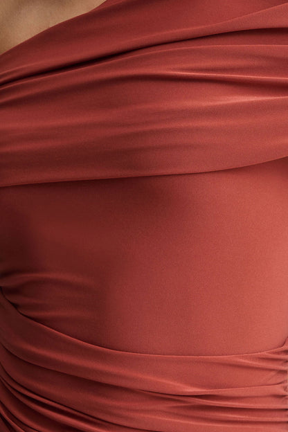 Elliora | Vestido midi de color óxido con cuello asimétrico