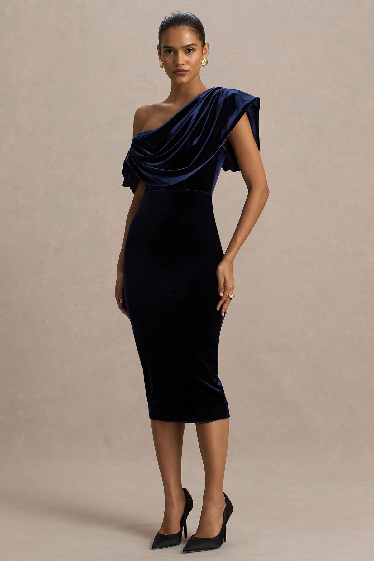 High End | Vestido midi de terciopelo azul marino con escote asimétrico drapeado