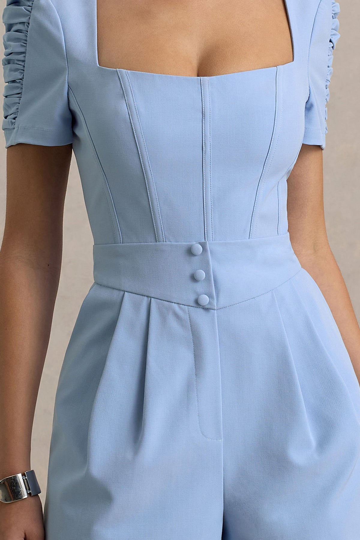 Brizzie | Mono con escote cuadrado en azul claro